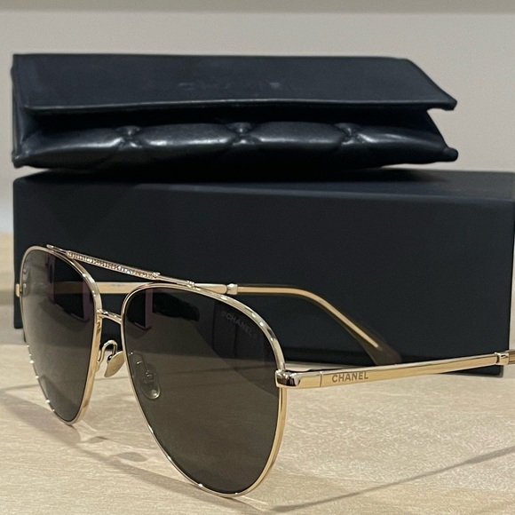 Chanel Aviators - Picture 4 of 11